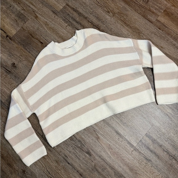 Moon & Madison • Oversized Striped Knit Semi Cropped Sweater - Picture 2 of 10